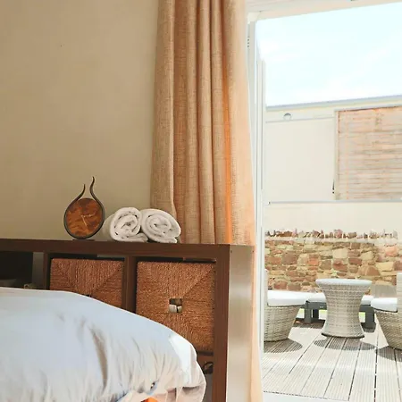 Two Bedroom Meridian Place *