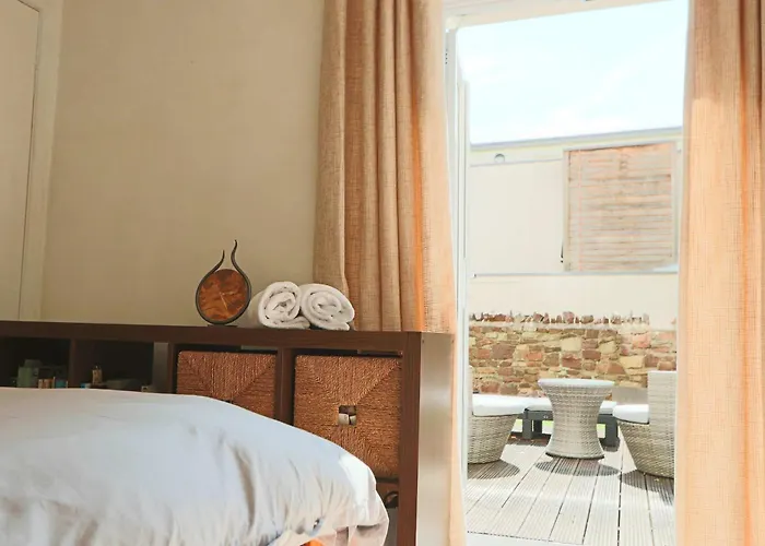 Two Bedroom Meridian Place *